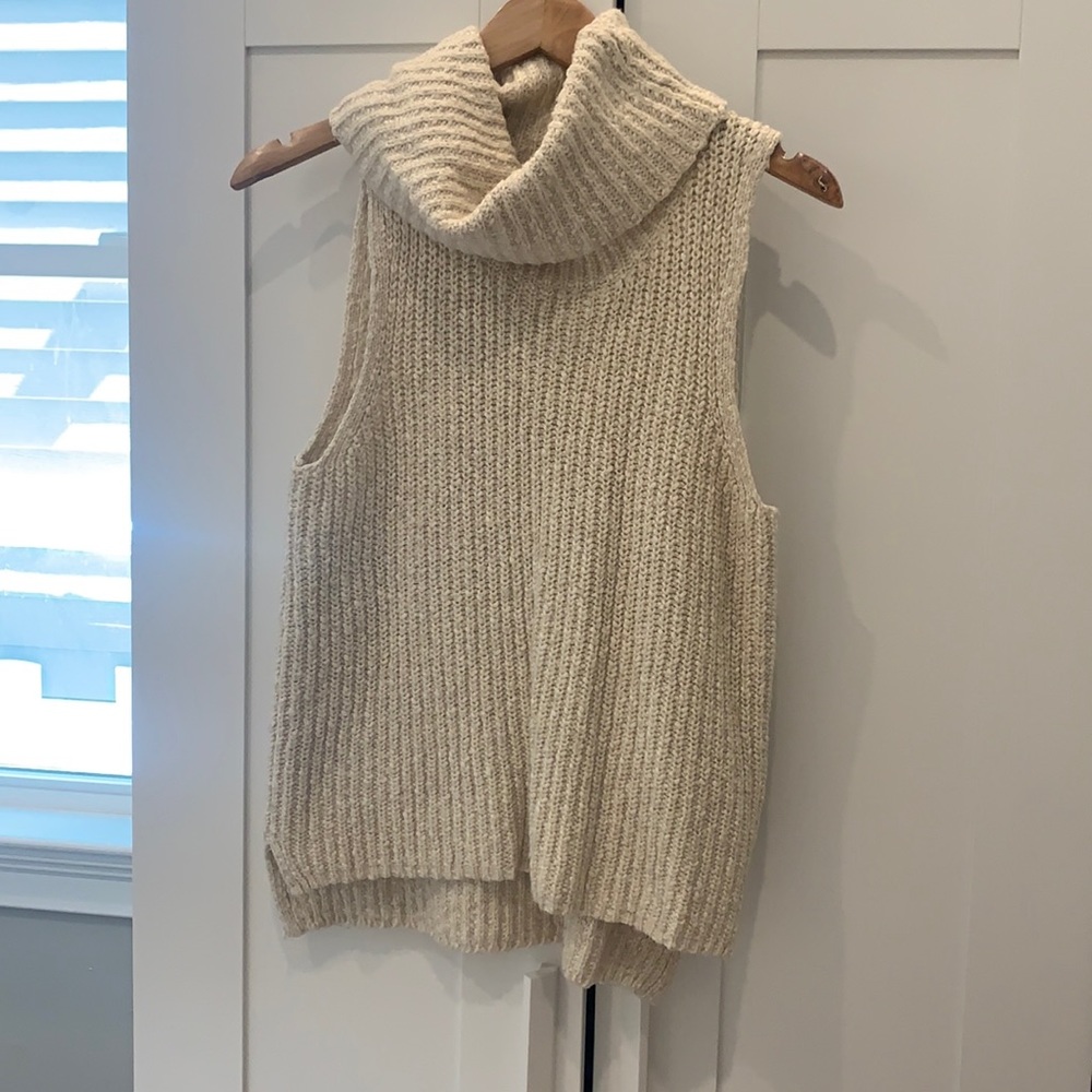 Aeropostale cowlneck sleeveless sweater